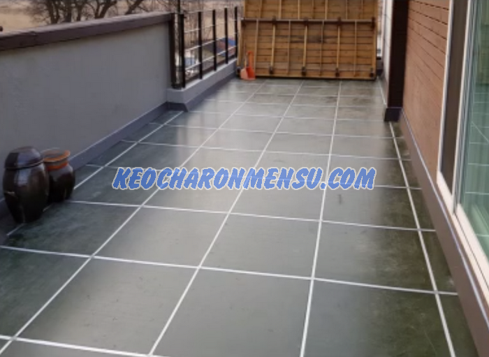 Bí quyết chống thấm sân thượng bằng keo ron gạch