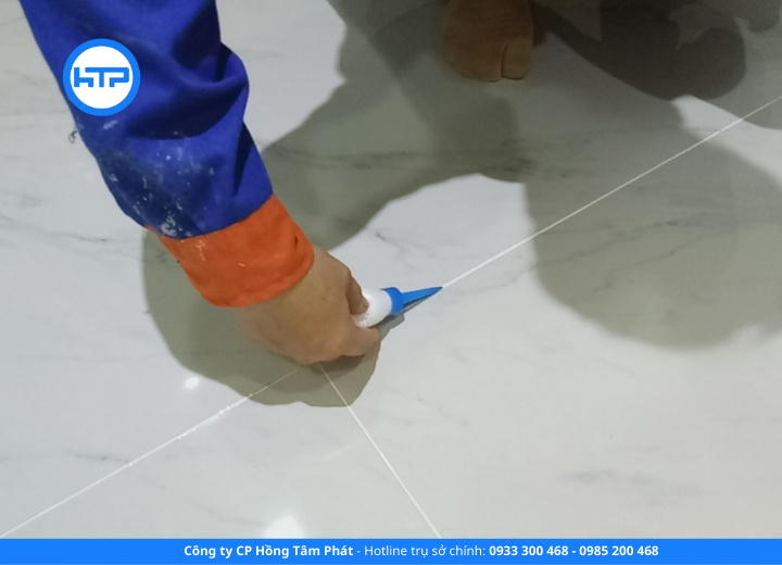 chà ron men sứ nhà hàng